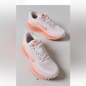 Nike women Vomero 18